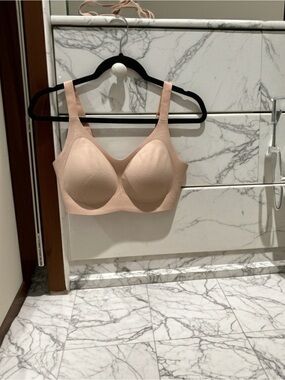 Comfelie Seamless Support Bra Nude Beige M Plus New Never Worn